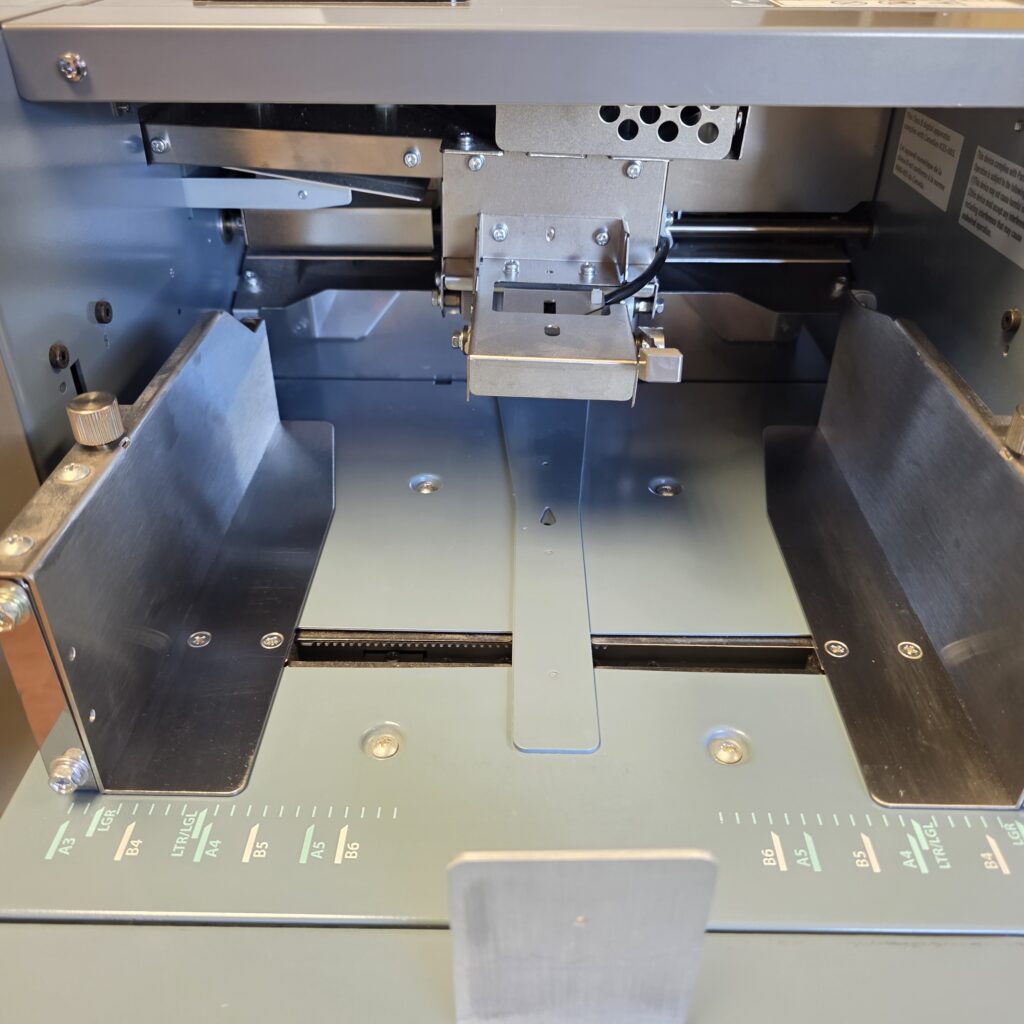 (Out Of Stock) High-Performance Used DF-1200 Air Suction Paper Folder
