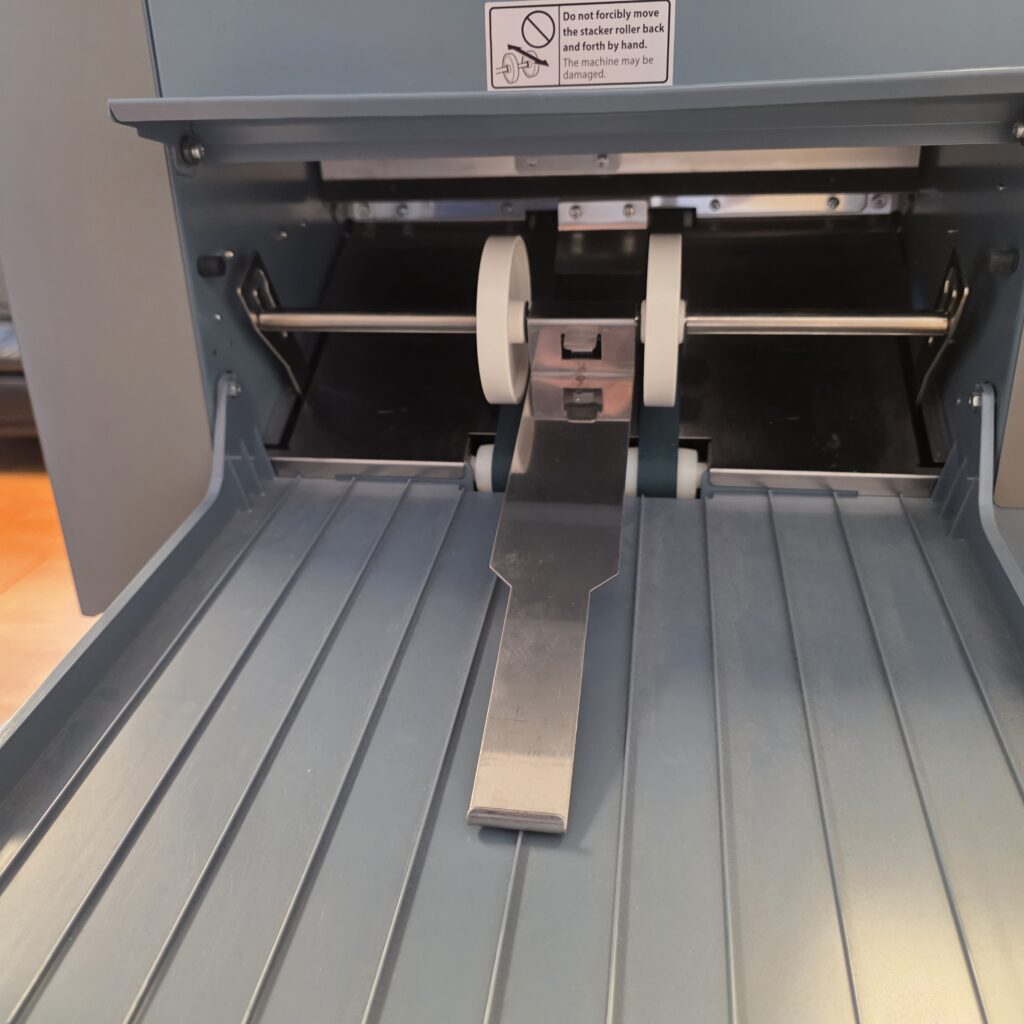 (Out Of Stock) High-Performance Used DF-1200 Air Suction Paper Folder